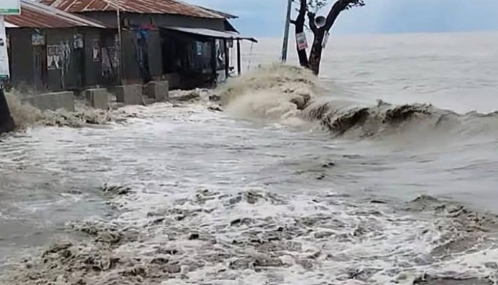 হাতিয়াতে নিম্নচাপে ১২৫টি ঘর ক্ষতিগ্রস্ত