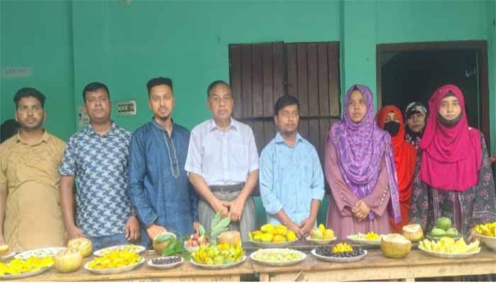 তানোরে অর্কিড স্কুল এন্ড কলেজে ফল উৎসব