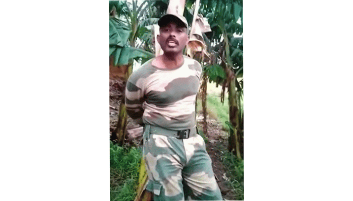 চাঁপাইনবাবগঞ্জে এলাকাবাসীর হাতে বিএসএফ সদস্য আটক