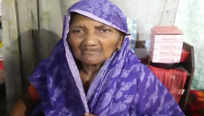 অমানবিকতার চূড়ান্ত রূপ: মায়ের কান্না শুনেনি বড় মেয়ে, ছোট মেয়ে ছুটলেন থানায় অমানবিকতার চূড়ান্ত রূপ: মায়ের কান্না শুনেনি বড় মেয়ে, ছোট মেয়ে ছুটলেন থানায়