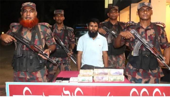 সীমান্ত দিয়ে ২৮ লাখ টাকা ভারতে পাচারের চেষ্টা, আটক ১