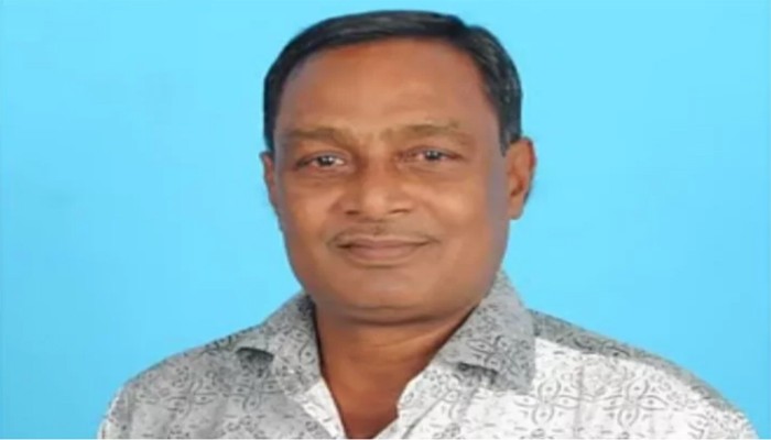 রাজশাহীর গোদাগাড়ীতে ‘জোর করে’ ইউপি চেয়ারম্যানের পদত্যাগপত্রে সাক্ষর নিলেন স্থানীয়রা রাজশাহীর গোদাগাড়ীতে ‘জোর করে’ ইউপি চেয়ারম্যানের পদত্যাগপত্রে সাক্ষর নিলেন স্থানীয়রা