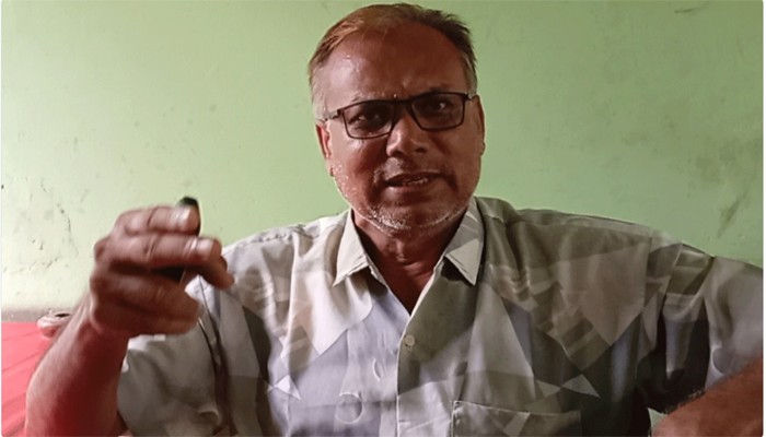 নড়াইলে সালিসে স্ত্রীর সামনে স্বামীকে জুতাপেটা আ.লীগ নেতার