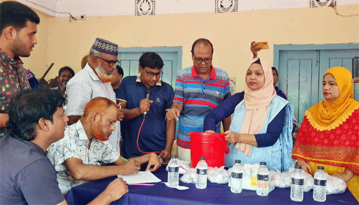 গুরুদাসপুরে লটারিতে দুঃস্থ নারী নির্বাচন গুরুদাসপুরে লটারিতে দুঃস্থ নারী নির্বাচন