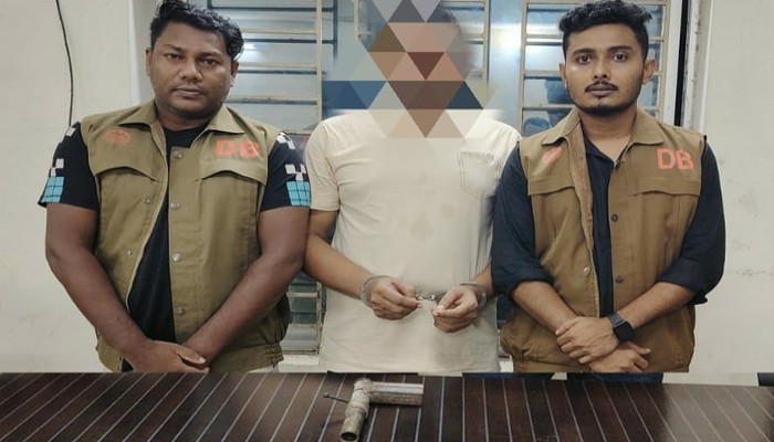 নোয়াখালীতে আ.লীগ নেতা পাইপগানসহ গ্রেপ্তার