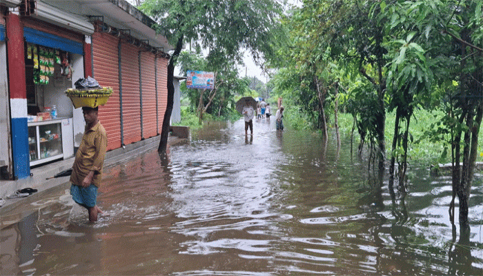 মহুরী নদীর পানি বাড়তে থাকায় নোয়াখালীতে বন্যার আশঙ্কা মহুরী নদীর পানি বাড়তে থাকায় নোয়াখালীতে বন্যার আশঙ্কা