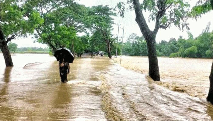 টানা বৃষ্টিতে খাগড়াছড়িতে পাহাড়ধস ও বন্যার শঙ্কা