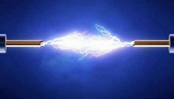 অটোরিকশা চার্জ দিতে গিয়ে বিদ্যুৎস্পৃষ্টে যুবকের মৃত্যু