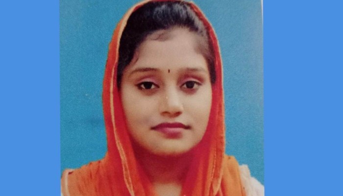 সন্তান কোলে নিয়ে পরীক্ষা দিয়েও দেশসেরা বাগমারার শামীমা আক্তার