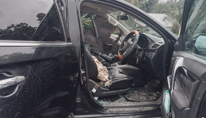 গোপালগঞ্জে ইউএনও’র গাড়িতে ছাত্রলীগের হামলা-ভাঙচুর