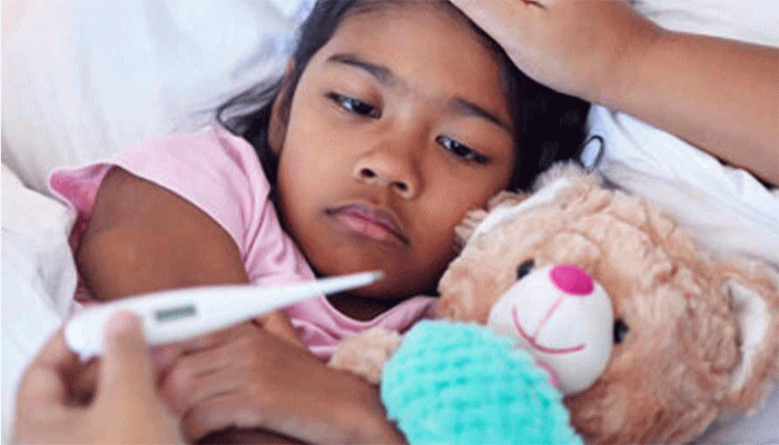 বর্ষায় শিশুদের পেটের রোগ, টাইফয়েডের ঝুঁকি কমাবে, মানতে হবে কয়েকটি নিয়ম বর্ষায় শিশুদের পেটের রোগ, টাইফয়েডের ঝুঁকি কমাবে, মানতে হবে কয়েকটি নিয়ম