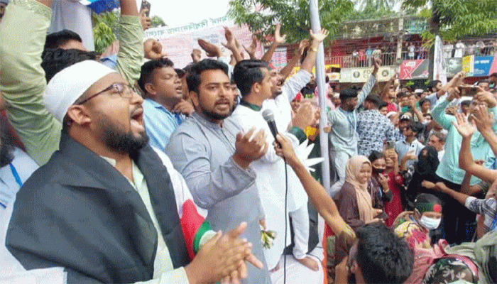 আরেকটি লড়াই সামনে আসছে, আমরা তার প্রস্তুতি নিচ্ছি: নাহিদ আরেকটি লড়াই সামনে আসছে, আমরা তার প্রস্তুতি নিচ্ছি: নাহিদ