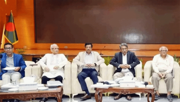 একই ব্যক্তি প্রধানমন্ত্রী ও দলীয় প্রধান থাকতে পারবেন না: ঐকমত্য কমিশন