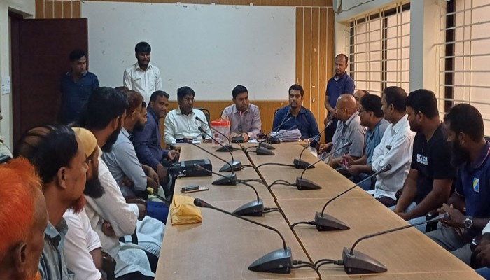 তানোরে লটারীর মাধ্যমে ২টি পৌরসভায় ওএমএস ডিলার নিয়োগ