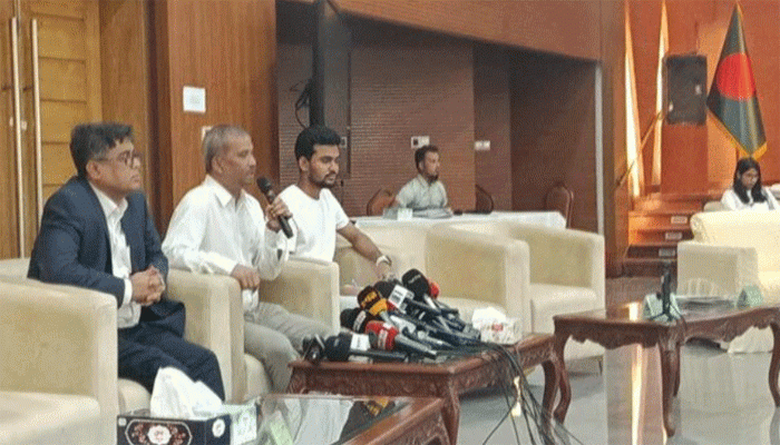 কাউকে গ্রেফতার করতে হলে পরিচয়পত্র দেখাতে হবে: আইন উপদেষ্টা কাউকে গ্রেফতার করতে হলে পরিচয়পত্র দেখাতে হবে: আইন উপদেষ্টা