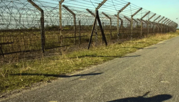 ফেনী সীমান্তে গুলিতে নিহত ২, একজনের মরদেহ নিয়ে গেল বিএসএফ ফেনী সীমান্তে গুলিতে নিহত ২, একজনের মরদেহ নিয়ে গেল বিএসএফ