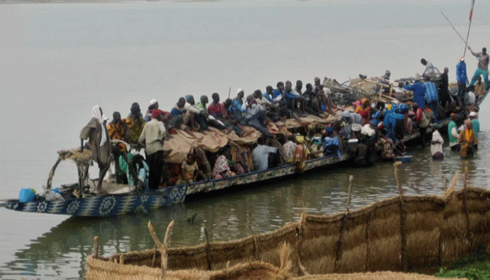 নাইজেরিয়ায় যাত্রীবাহী নৌকা ডুবে কমপক্ষে ২৫ জনের মৃত্যু