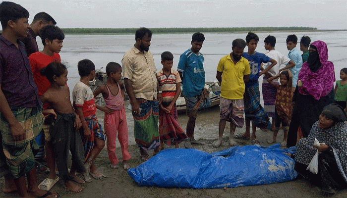 মেঘনায় বাল্কহেডের ধাক্কায় নোঙর করা ট্রলার ডুবি: নিহত ১, নিখোঁজ ১