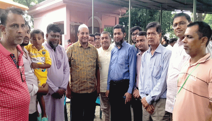 লালপুরে শিব শিলায় গঙ্গাজল অর্পণ