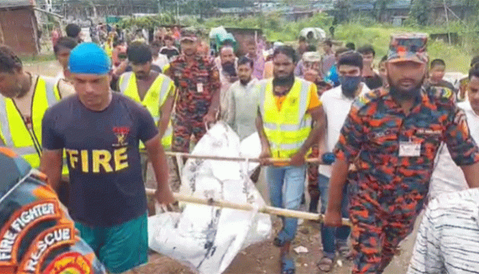 ম্যানহোলে পড়ে নিখোঁজ সেই নারীর মরদেহ মিললো বিলে