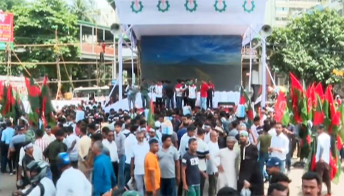 ছাত্রদলের সমাবেশ: প্রস্তত মঞ্চ, জড়ো হচ্ছে নেতাকর্মীরা