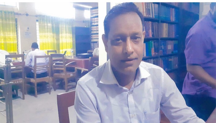 পুঠিয়ায় আওয়ামী লীগ নেতা অ্যাড. এমদাদ গ্রেফতার পুঠিয়ায় আওয়ামী লীগ নেতা অ্যাড. এমদাদ গ্রেফতার