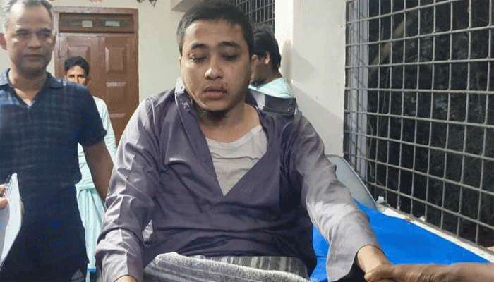 মাদরাসাছাত্রীকে ধর্ষণচেষ্টার অভিযোগ, শিক্ষককে গণপিটুনি মাদরাসাছাত্রীকে ধর্ষণচেষ্টার অভিযোগ, শিক্ষককে গণপিটুনি