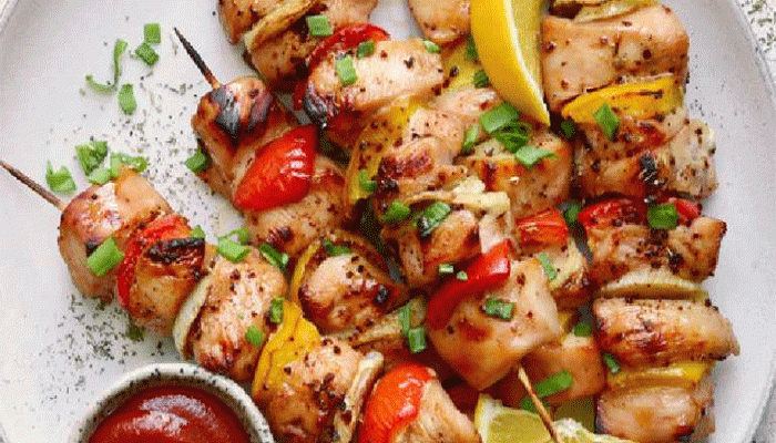 বাড়িতেই বানিয়ে ফেলুন মজাদার চিকেন স্যাসলিক বাড়িতেই বানিয়ে ফেলুন মজাদার চিকেন স্যাসলিক