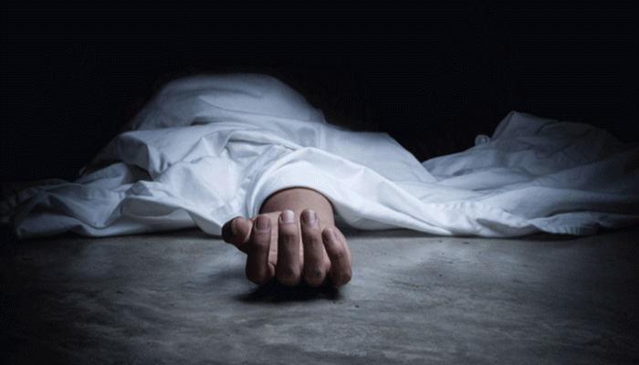 সন্তানদের সামনে গৃহবধূকে হত্যা করে পালালেন স্বামী সন্তানদের সামনে গৃহবধূকে হত্যা করে পালালেন স্বামী