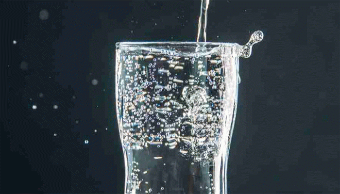 পানীয় জল থেকে মাইক্রোপ্লাস্টিক দূর করার সহজ উপায় পানীয় জল থেকে মাইক্রোপ্লাস্টিক দূর করার সহজ উপায়