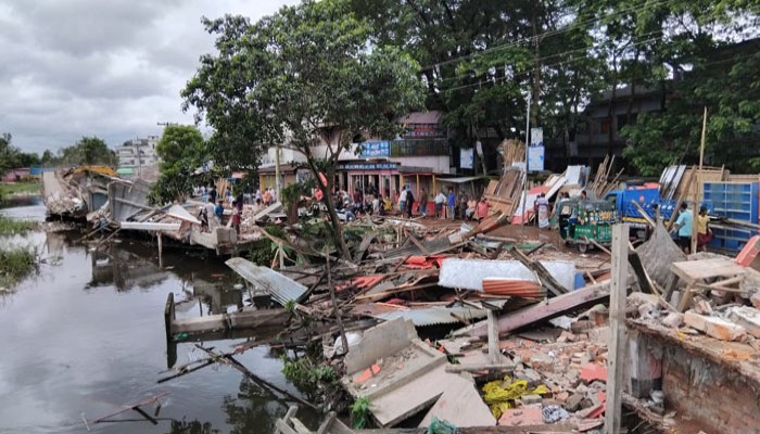 নোয়াখালীতে শতাধিক অবৈধ স্থাপনা উচ্ছেদ নোয়াখালীতে শতাধিক অবৈধ স্থাপনা উচ্ছেদ