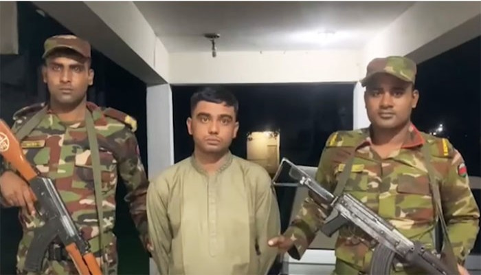 পেটের ভেতর লুকিয়ে ইয়াবা পাচারের চেষ্টা, রোহিঙ্গা যুবক আটক