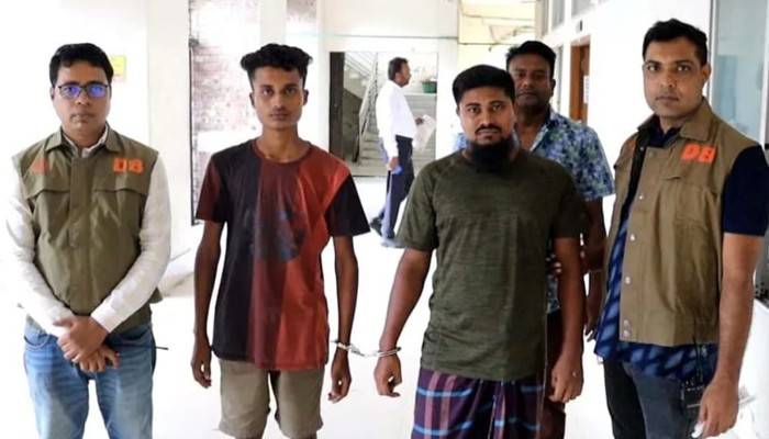 যশোরে বিদেশি পিস্তল ম্যাগজিন গুলি সহ আটক ২