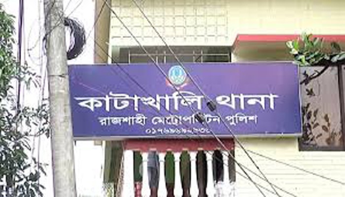 পিস্তল মেরামত করতে গিয়ে সাব-ইন্সপেক্টর ওয়ারেশ আলী গুলিবিদ্ধ