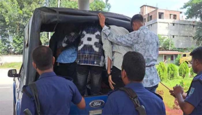 বাসর রাতে নববধূকে দলবদ্ধ ধর্ষণ, স্বামীসহ আটক ৭