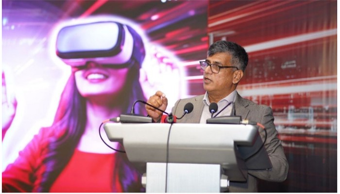 ‘জীবনের প্রথম উদ্ভাবন তালাবদ্ধ টেলিফোন হ্যাক করা’ ‘জীবনের প্রথম উদ্ভাবন তালাবদ্ধ টেলিফোন হ্যাক করা’