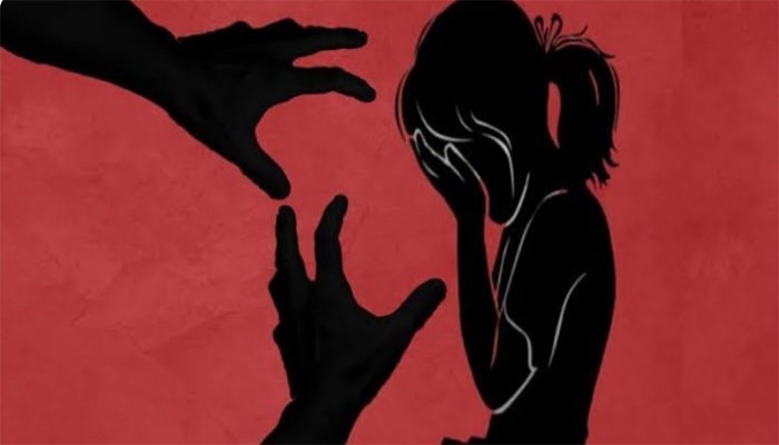 ওয়ার্ড গার্লকে জোরপূর্বক ধর্ষণ ওয়ার্ড গার্লকে জোরপূর্বক ধর্ষণ