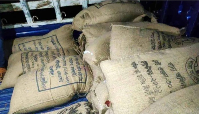 সেই দুই নেতার বিরুদ্ধে খাদ্যগুদাম কর্মকর্তার মামলা সেই দুই নেতার বিরুদ্ধে খাদ্যগুদাম কর্মকর্তার মামলা