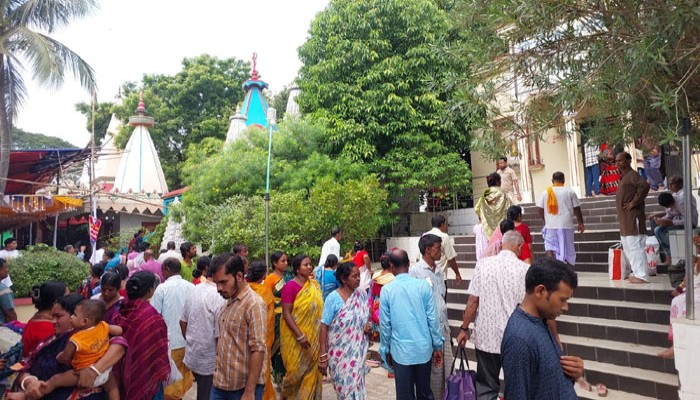 উৎসবমুখরতায় নরোত্তম ঠাকুর'র তিরোভাব মহোৎসব শুরু