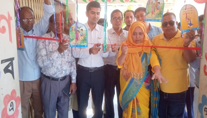 পুঠিয়ায় টাইফয়েড টিকাদান ক্যাম্পেইন শুরু পুঠিয়ায় টাইফয়েড টিকাদান ক্যাম্পেইন শুরু