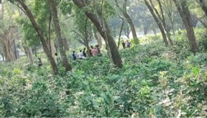 ফেসবুকে  ছড়িয়ে পড়া প্রকাশ্যে অস্ত্র বিতরণের গুজব ও মিথ্যা তথ্য ছড়ানো ও আরএমপির বক্তব্য