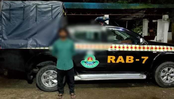 রাউজানের অস্ত্র মামলার পলাতক আসামি আল আমিন গ্রেপ্তার রাউজানের অস্ত্র মামলার পলাতক আসামি আল আমিন গ্রেপ্তার