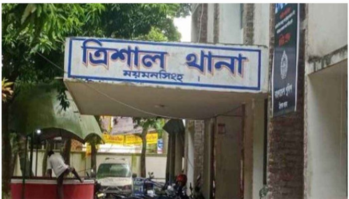 চেহারার মিল থাকায় মেয়ে ভেবে মাকে তুলে নিয়ে যায় চেহারার মিল থাকায় মেয়ে ভেবে মাকে তুলে নিয়ে যায়