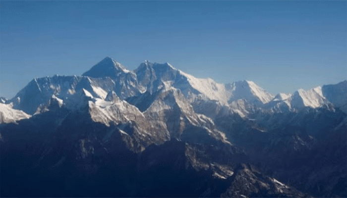 নেপালে তুষারধসে ৭ পর্বতারোহীর মৃত্যু