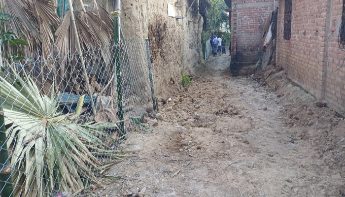 তানোরে জোরপূর্বক বসতবাড়ি ভাঙচুর দখল