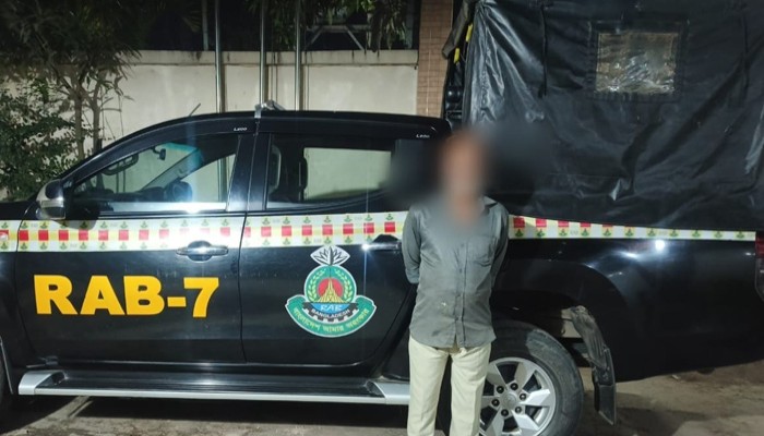 সীতাকুণ্ডে হত্যা মামলার পলাতক আসামি আবু তাহের গ্রেফতার