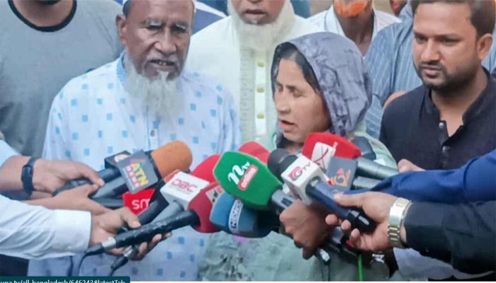 রায় শুনে অশ্রুসিক্ত আবু সাঈদের বাবা-মা, দ্রুত কার্যকরের দাবি