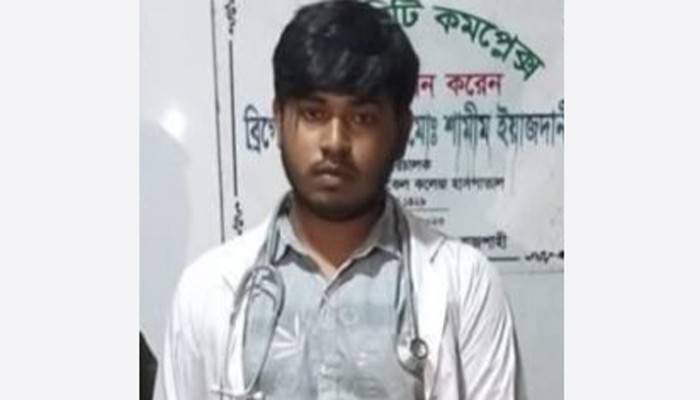 রামেক হাসপাতালে ভুয়া ডাক্তার আটক