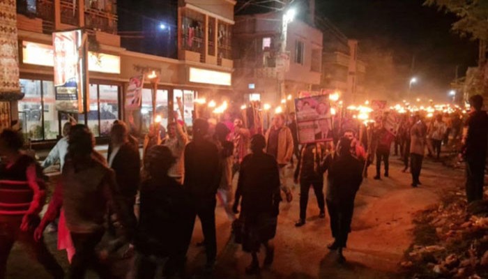 চাঁপাইনবাবগঞ্জে-২ আসনে বিএনপি প্রার্থীর বিরুদ্ধে মশাল মিছিল