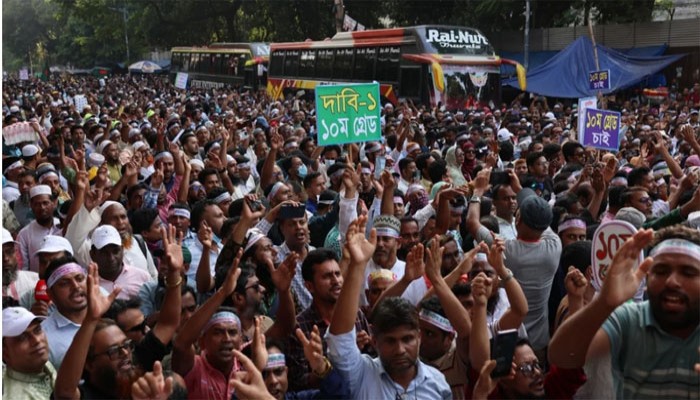 প্রাথমিকের শিক্ষকদের হুঁশিয়ারি বার্ষিক পরীক্ষার আগে কর্মবিরতির
